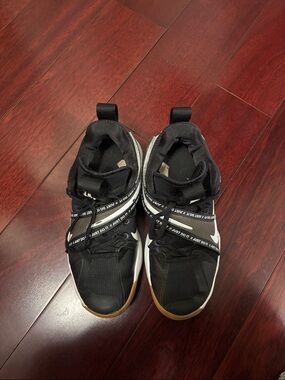 Nike Women’s Black and White Volleyball/ Sneakers